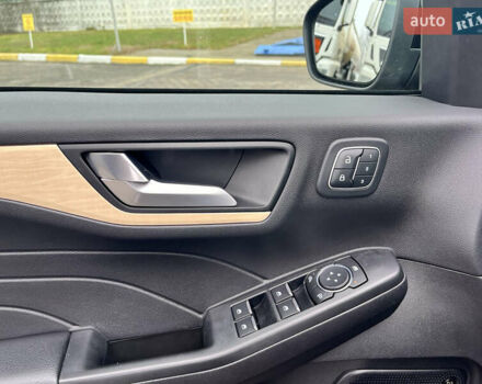 Черный Форд Эскейп, объемом двигателя 2 л и пробегом 42 тыс. км за 20000 $, фото 46 на Automoto.ua