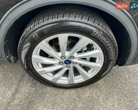 Черный Форд Эскейп, объемом двигателя 2 л и пробегом 42 тыс. км за 20000 $, фото 78 на Automoto.ua