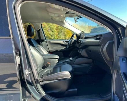 Черный Форд Эскейп, объемом двигателя 2 л и пробегом 65 тыс. км за 5328 $, фото 6 на Automoto.ua