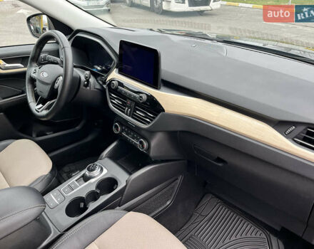 Черный Форд Эскейп, объемом двигателя 2 л и пробегом 41 тыс. км за 20800 $, фото 49 на Automoto.ua