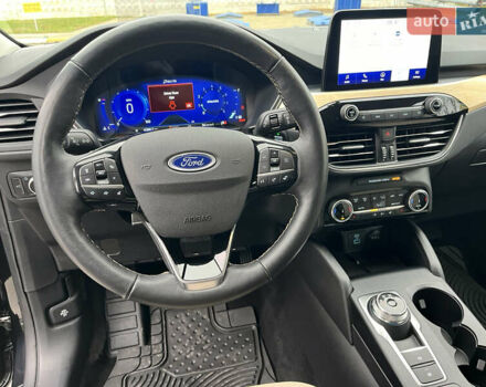 Черный Форд Эскейп, объемом двигателя 2 л и пробегом 41 тыс. км за 20800 $, фото 3 на Automoto.ua