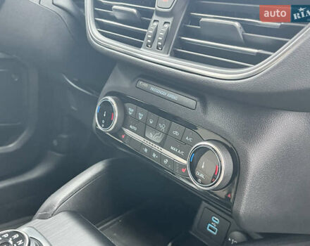 Черный Форд Эскейп, объемом двигателя 2 л и пробегом 42 тыс. км за 20000 $, фото 64 на Automoto.ua