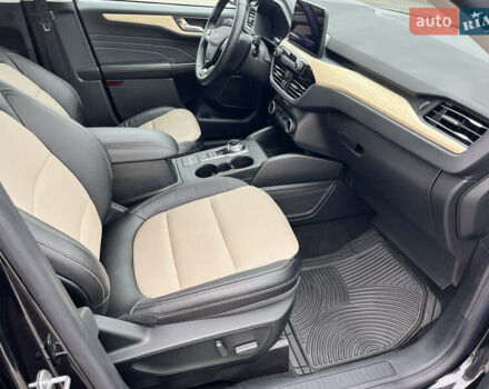 Черный Форд Эскейп, объемом двигателя 2 л и пробегом 41 тыс. км за 20800 $, фото 52 на Automoto.ua