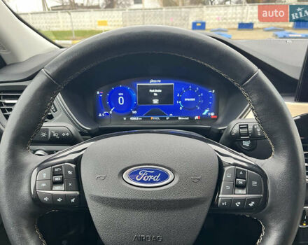 Черный Форд Эскейп, объемом двигателя 2 л и пробегом 41 тыс. км за 20800 $, фото 2 на Automoto.ua