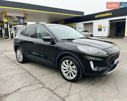 Черный Форд Эскейп, объемом двигателя 2 л и пробегом 41 тыс. км за 20800 $, фото 1 на Automoto.ua