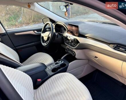 Чорний Форд Ескейп, об'ємом двигуна 1.5 л та пробігом 32 тис. км за 19500 $, фото 5 на Automoto.ua