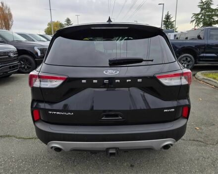 Черный Форд Эскейп, объемом двигателя 2 л и пробегом 17 тыс. км за 11900 $, фото 4 на Automoto.ua