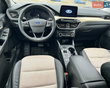 Черный Форд Эскейп, объемом двигателя 2 л и пробегом 41 тыс. км за 20800 $, фото 4 на Automoto.ua