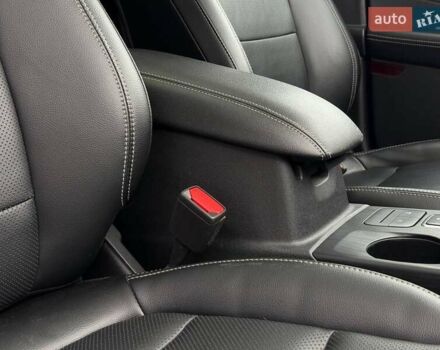 Черный Форд Эскейп, объемом двигателя 0 л и пробегом 52 тыс. км за 17900 $, фото 56 на Automoto.ua