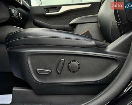 Чорний Форд Ескейп, об'ємом двигуна 2 л та пробігом 31 тис. км за 22900 $, фото 24 на Automoto.ua