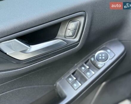 Черный Форд Эскейп, объемом двигателя 1.5 л и пробегом 19 тыс. км за 20500 $, фото 59 на Automoto.ua