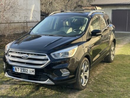 Черный Форд Эскейп, объемом двигателя 2 л и пробегом 176 тыс. км за 13800 $, фото 1 на Automoto.ua