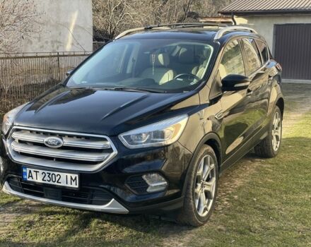 Черный Форд Эскейп, объемом двигателя 2 л и пробегом 176 тыс. км за 13800 $, фото 1 на Automoto.ua