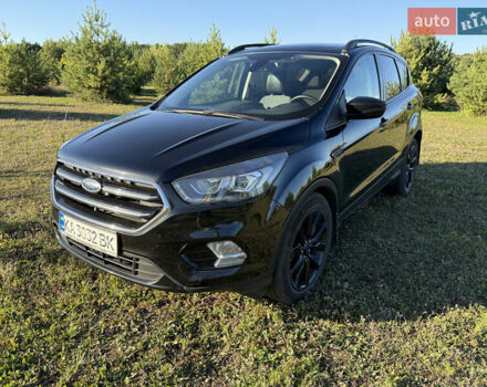 Черный Форд Эскейп, объемом двигателя 2 л и пробегом 160 тыс. км за 13900 $, фото 1 на Automoto.ua