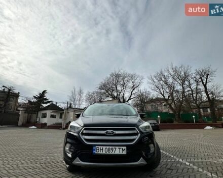 Черный Форд Эскейп, объемом двигателя 2 л и пробегом 248 тыс. км за 11500 $, фото 1 на Automoto.ua