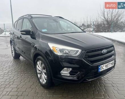 Черный Форд Эскейп, объемом двигателя 2 л и пробегом 111 тыс. км за 15400 $, фото 1 на Automoto.ua