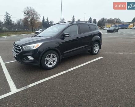 Черный Форд Эскейп, объемом двигателя 2 л и пробегом 232 тыс. км за 10000 $, фото 1 на Automoto.ua