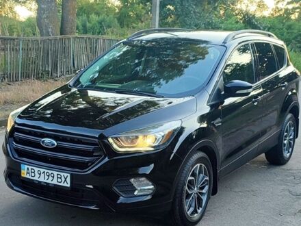 Черный Форд Эскейп, объемом двигателя 2 л и пробегом 98 тыс. км за 14000 $, фото 1 на Automoto.ua