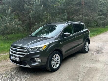 Форд Ескейп 2017 у Дніпро (Дніпропетровську) на Automoto.ua Чорний Форд Ескейп, об'ємом двигуна 2 л та пробігом 62 тис. км за 9100 $, фото 1 на Automoto.ua