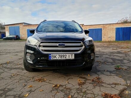 Форд Эскейп 2018 в Ровно на Automoto.ua Черный Форд Эскейп, объемом двигателя 1.5 л и пробегом 131 тыс. км за 12800 $, фото 1 на Automoto.ua