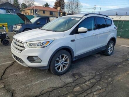 Черный Форд Эскейп, объемом двигателя 1.5 л и пробегом 2 тыс. км за 2000 $, фото 1 на Automoto.ua