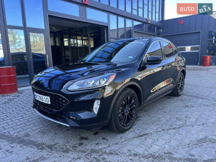 Форд Ескейп 2022 у Рівному на Automoto.ua Чорний Форд Ескейп, об'ємом двигуна 1.5 л та пробігом 38 тис. км за 18700 $, фото 1 на Automoto.ua