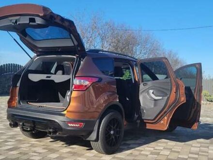 Форд Эскейп 2016 в Гайвороне на Automoto.ua Коричневый Форд Эскейп, объемом двигателя 2.49 л и пробегом 260 тыс. км за 15300 $, фото 1 на Automoto.ua