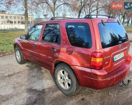 Красный Форд Эскейп, объемом двигателя 3 л и пробегом 230 тыс. км за 4999 $, фото 4 на Automoto.ua