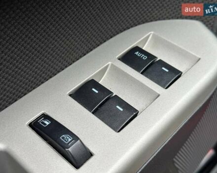 Красный Форд Эскейп, объемом двигателя 2.97 л и пробегом 224 тыс. км за 7990 $, фото 22 на Automoto.ua