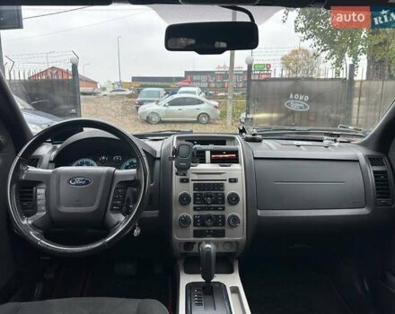 Красный Форд Эскейп, объемом двигателя 2.97 л и пробегом 224 тыс. км за 7990 $, фото 14 на Automoto.ua