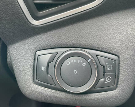 Форд Эскейп 2012 в Львове на Automoto.ua Красный Форд Эскейп, объемом двигателя 1.6 л и пробегом 162 тыс. км за 9000 $, фото 15 на Automoto.ua