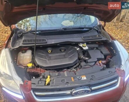 Красный Форд Эскейп, объемом двигателя 2 л и пробегом 118 тыс. км за 12700 $, фото 14 на Automoto.ua