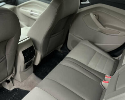 Красный Форд Эскейп, объемом двигателя 2 л и пробегом 206 тыс. км за 9500 $, фото 30 на Automoto.ua