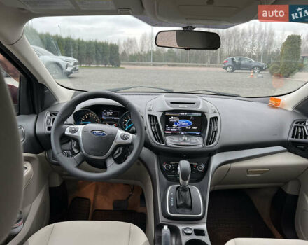 Красный Форд Эскейп, объемом двигателя 2 л и пробегом 206 тыс. км за 9500 $, фото 35 на Automoto.ua