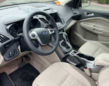 Красный Форд Эскейп, объемом двигателя 2 л и пробегом 206 тыс. км за 9500 $, фото 29 на Automoto.ua