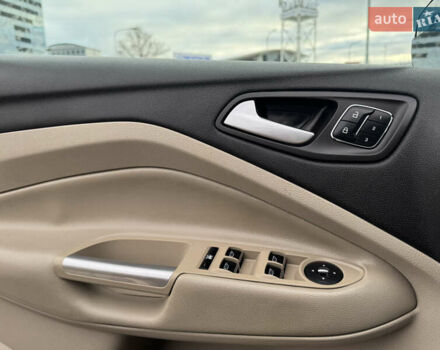 Червоний Форд Ескейп, об'ємом двигуна 2 л та пробігом 240 тис. км за 10500 $, фото 18 на Automoto.ua