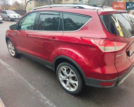 Красный Форд Эскейп, объемом двигателя 2 л и пробегом 178 тыс. км за 10999 $, фото 1 на Automoto.ua