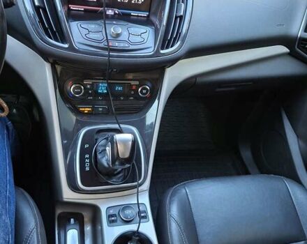 Красный Форд Эскейп, объемом двигателя 2 л и пробегом 228 тыс. км за 10850 $, фото 42 на Automoto.ua