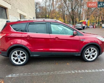 Красный Форд Эскейп, объемом двигателя 2 л и пробегом 178 тыс. км за 10999 $, фото 3 на Automoto.ua
