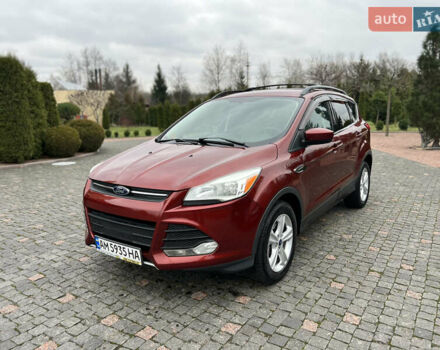 Красный Форд Эскейп, объемом двигателя 2 л и пробегом 206 тыс. км за 9500 $, фото 3 на Automoto.ua