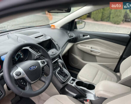 Красный Форд Эскейп, объемом двигателя 2 л и пробегом 206 тыс. км за 9500 $, фото 31 на Automoto.ua