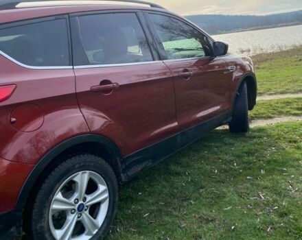 Красный Форд Эскейп, объемом двигателя 1.6 л и пробегом 144 тыс. км за 9000 $, фото 1 на Automoto.ua