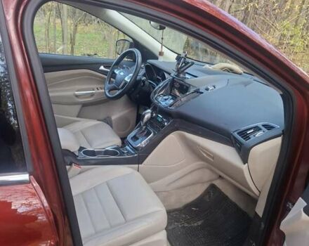 Красный Форд Эскейп, объемом двигателя 2 л и пробегом 118 тыс. км за 12700 $, фото 5 на Automoto.ua