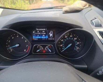 Красный Форд Эскейп, объемом двигателя 2 л и пробегом 118 тыс. км за 12700 $, фото 9 на Automoto.ua