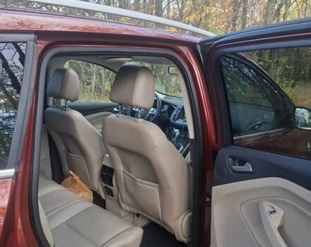 Красный Форд Эскейп, объемом двигателя 2 л и пробегом 118 тыс. км за 12700 $, фото 4 на Automoto.ua