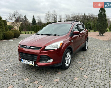 Красный Форд Эскейп, объемом двигателя 2 л и пробегом 206 тыс. км за 9500 $, фото 4 на Automoto.ua