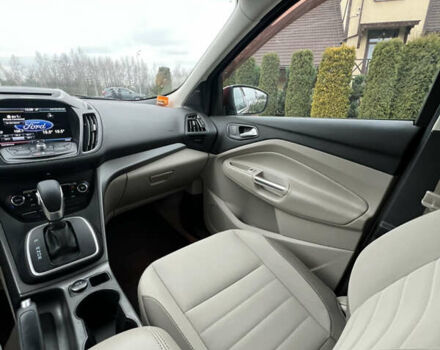 Красный Форд Эскейп, объемом двигателя 2 л и пробегом 206 тыс. км за 9500 $, фото 38 на Automoto.ua