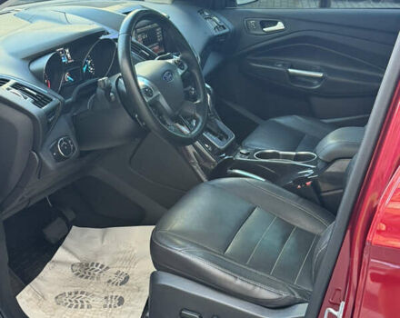 Красный Форд Эскейп, объемом двигателя 2 л и пробегом 188 тыс. км за 10800 $, фото 5 на Automoto.ua