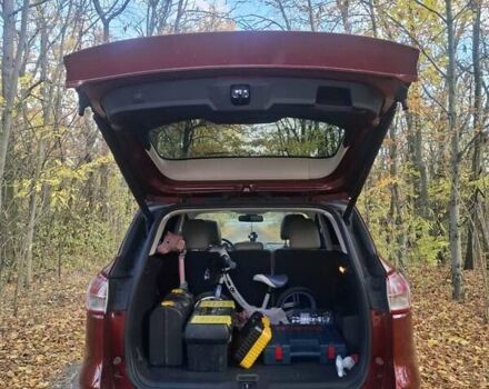 Красный Форд Эскейп, объемом двигателя 2 л и пробегом 118 тыс. км за 12700 $, фото 1 на Automoto.ua