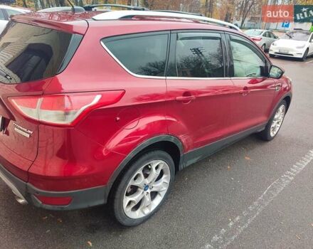 Красный Форд Эскейп, объемом двигателя 2 л и пробегом 178 тыс. км за 10999 $, фото 5 на Automoto.ua